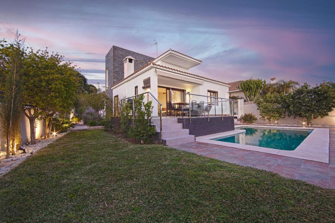 Modern Villa Close To Costabella Beach Marbella Zewnętrze zdjęcie